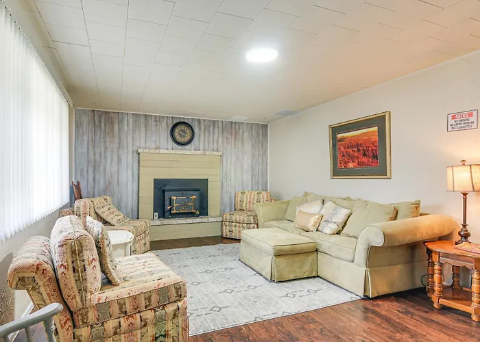 Tropic Getaway Near Bryce Canyon National Park!